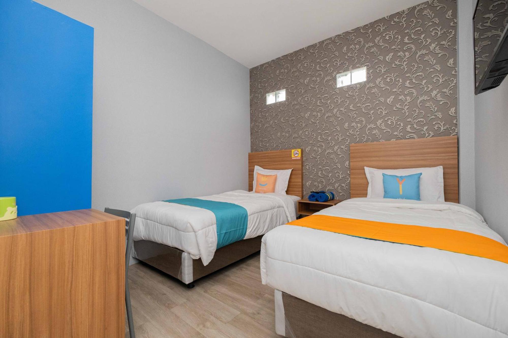 Sans Wm Hotel Blitar Buitenkant foto