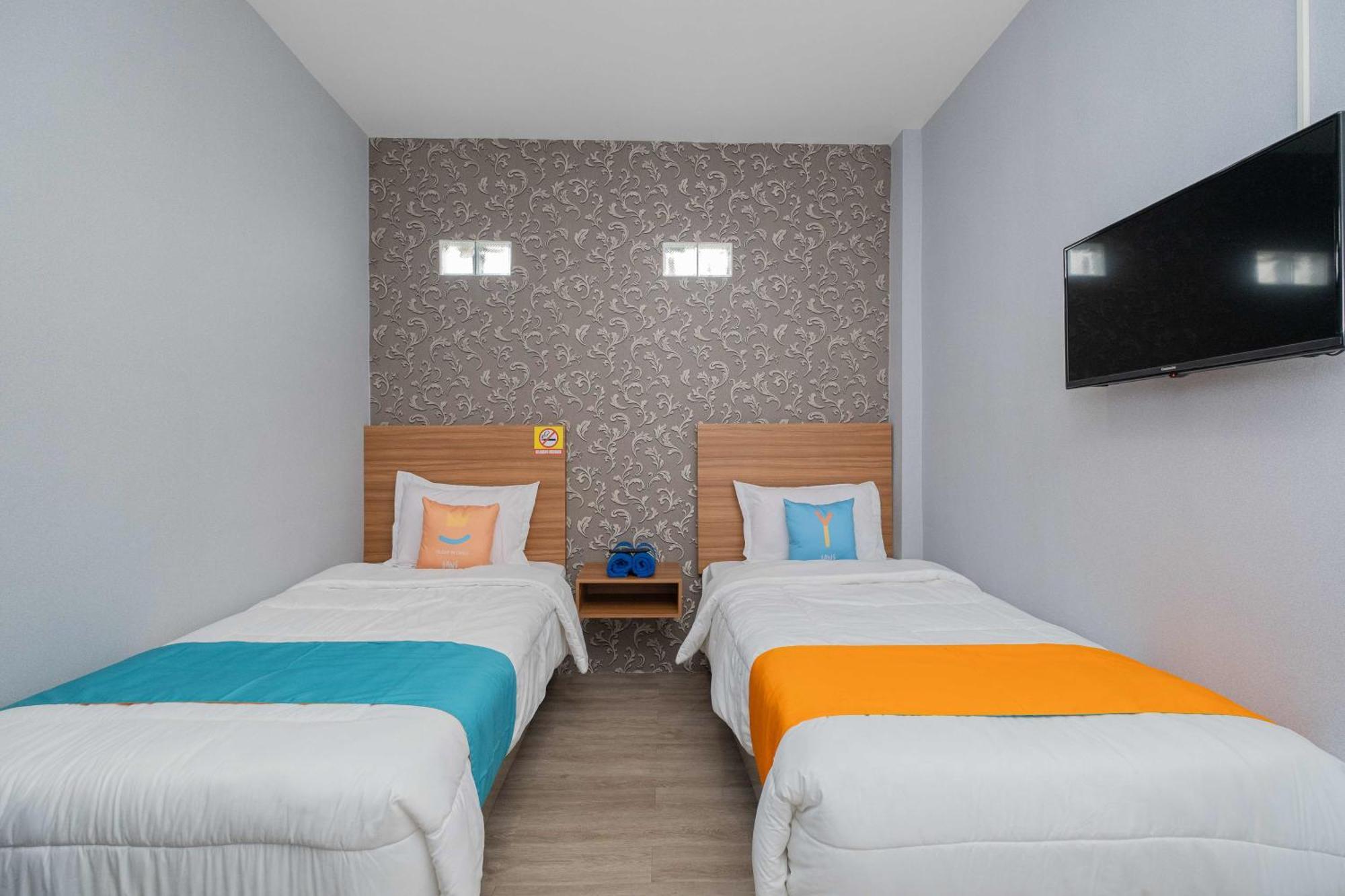 Sans Wm Hotel Blitar Buitenkant foto