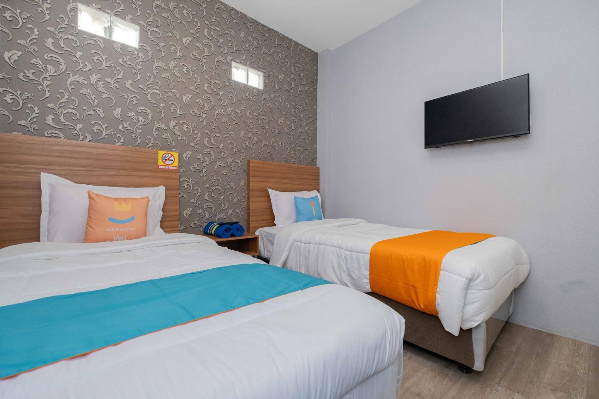 Sans Wm Hotel Blitar Buitenkant foto
